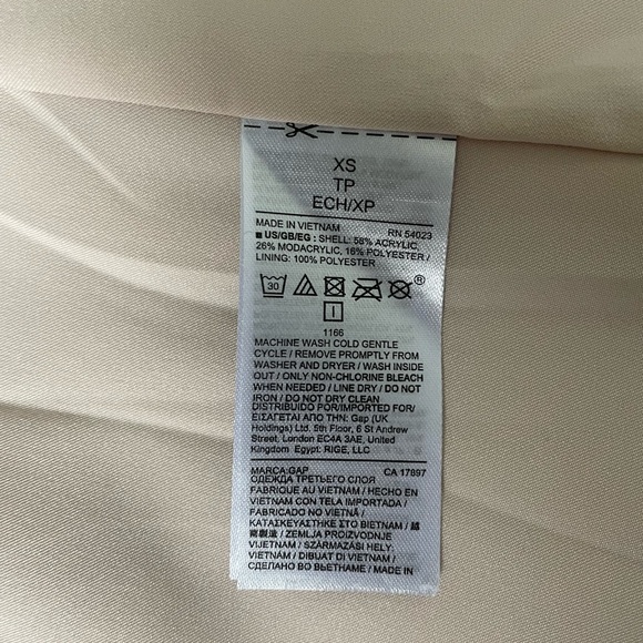 Light Pink Faux Fur Vest from The Gap - Picture 4 of 4